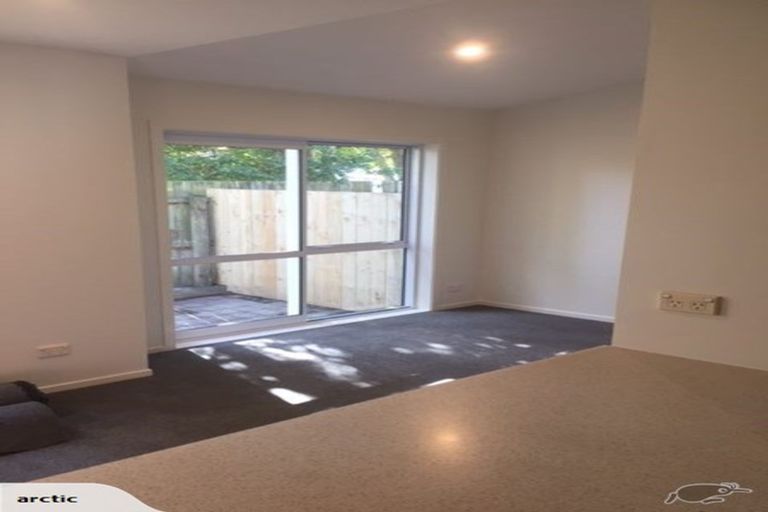 Photo of property in 5/30 John Jennings Drive, Oteha, Auckland, 0632