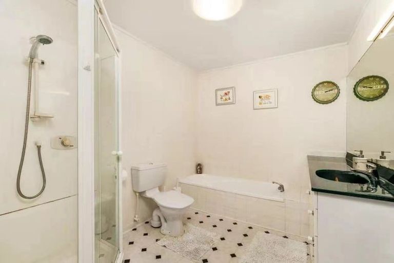 Photo of property in 10 Carnmore Place, Torbay, Auckland, 0630