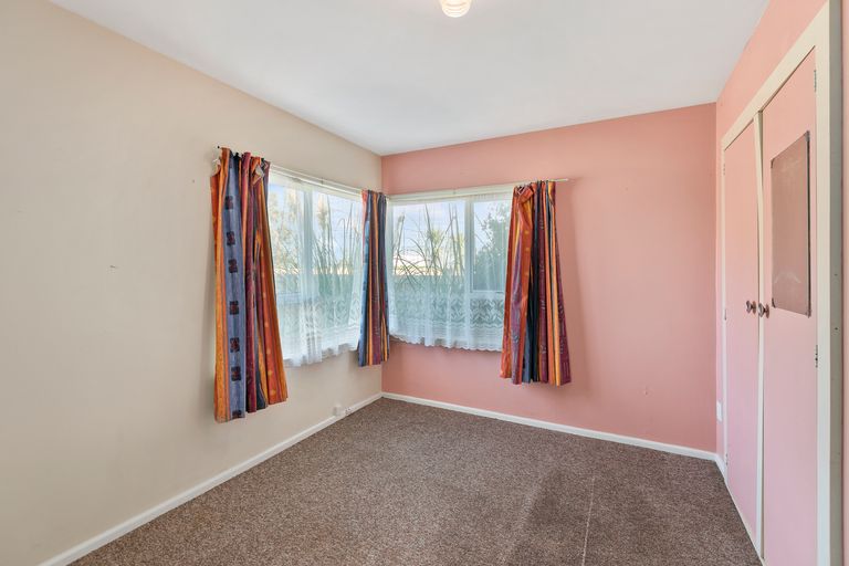 Photo of property in 24 Roberts Road, Hei Hei, Christchurch, 8042