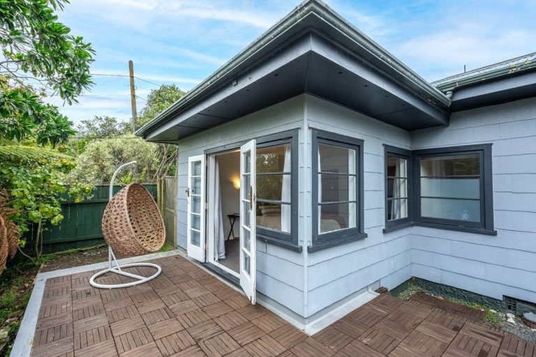 Photo of property in 52 Forest Road, Raumati South, Paraparaumu, 5032
