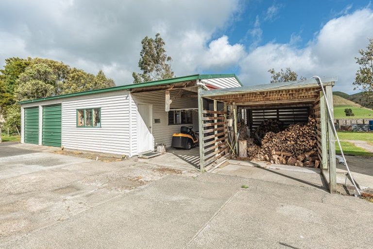 Photo of property in 574 No 3 Line, Okoia, Whanganui, 4582