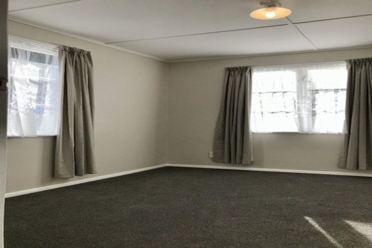 Photo of property in 92 Kowhai Street, Naenae, Lower Hutt, 5011