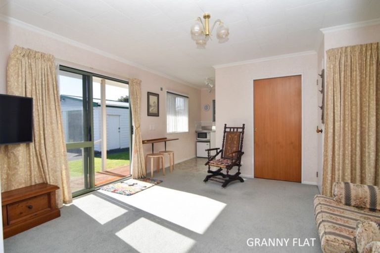 Photo of property in 127 Lincoln Road, Carterton, 5713