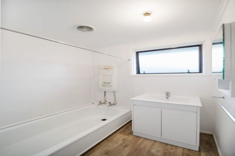 Photo of property in 14 Wakelin Road, Mangere East, Auckland, 2024