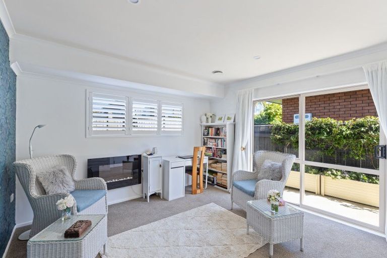 Photo of property in 1/122 Clawton Street, Westown, New Plymouth, 4310