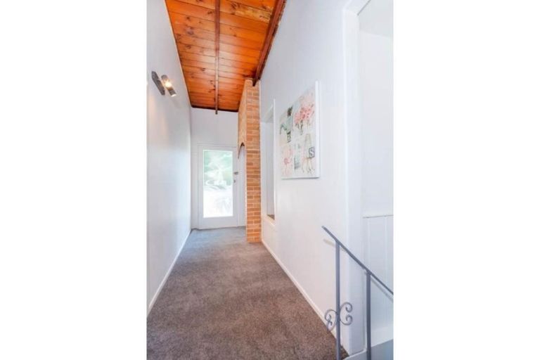 Photo of property in 1 Kamara Road, Glen Eden, Auckland, 0602