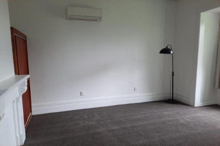 Photo of property in 56 Aikmans Road, Merivale, Christchurch, 8014