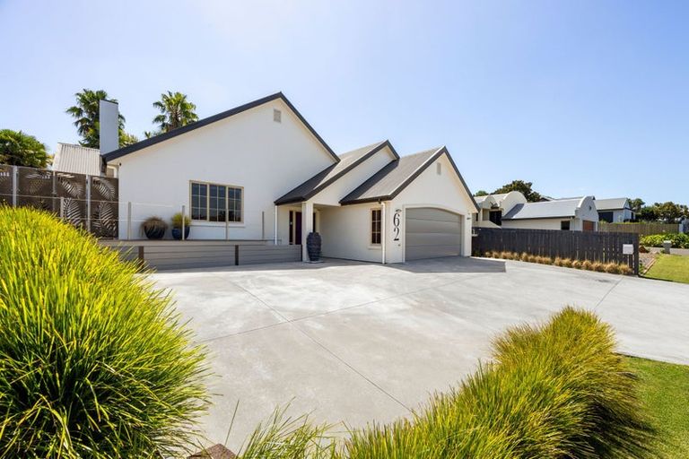 Photo of property in 62 Cairns Crescent, Rototuna, Hamilton, 3210