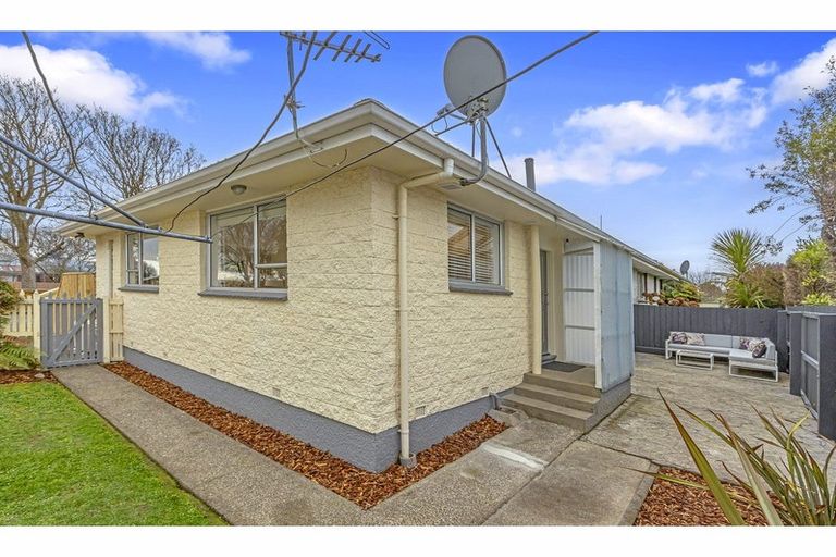 Photo of property in 2/163 Halswell Junction Road, Halswell, Christchurch, 8025