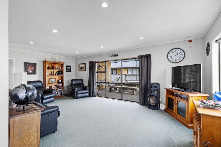 Photo of property in 140 Kelvin Grove Road, Kelvin Grove, Palmerston North, 4414