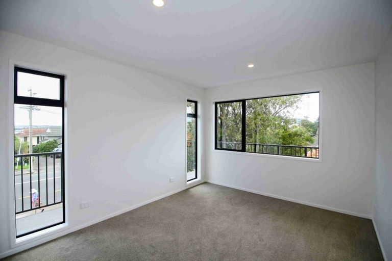Photo of property in 122a Bucklands Beach Road, Bucklands Beach, Auckland, 2012