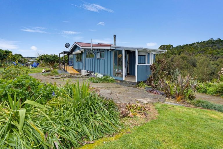 Photo of property in 43 Pahi Road, Paparoa, 0571