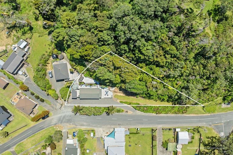 Photo of property in 143 Oakura Road, Oakura, Hikurangi, 0184