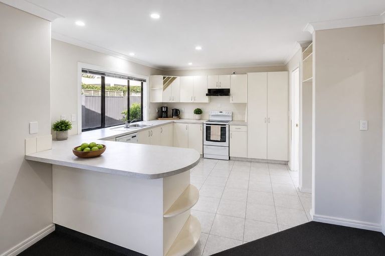 Photo of property in 71 Avenue Road, Greenmeadows, Napier, 4112
