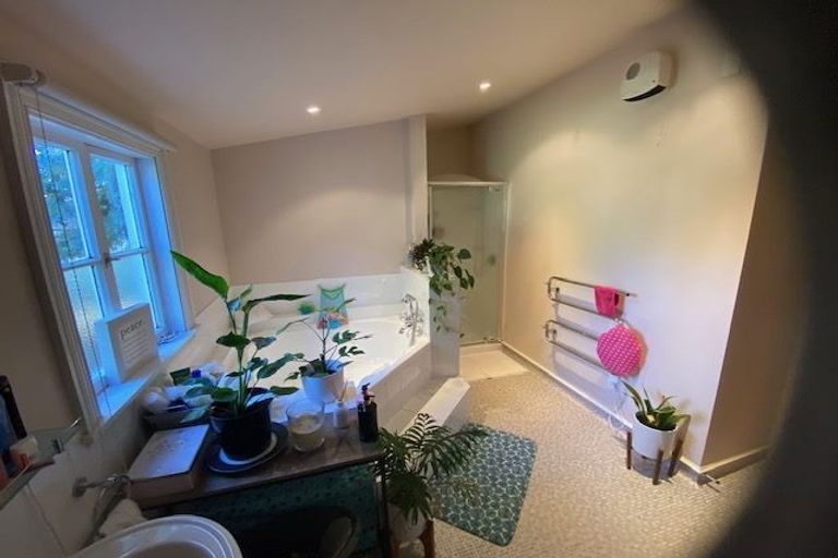 Photo of property in 34 Gresford Street, Edgeware, Christchurch, 8013