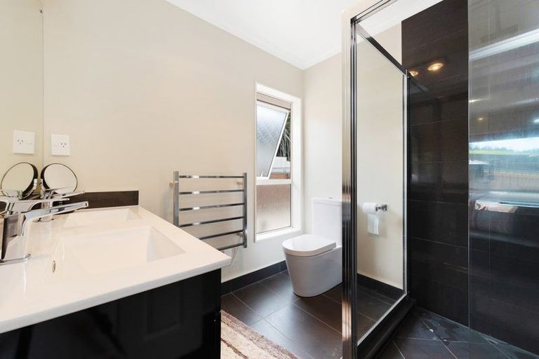 Photo of property in 168 Polo Prince Drive, Alfriston, Auckland, 2105