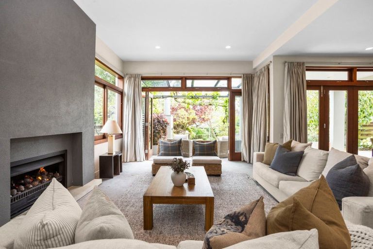 Photo of property in 1a Gillean Street, Havelock North, 4130