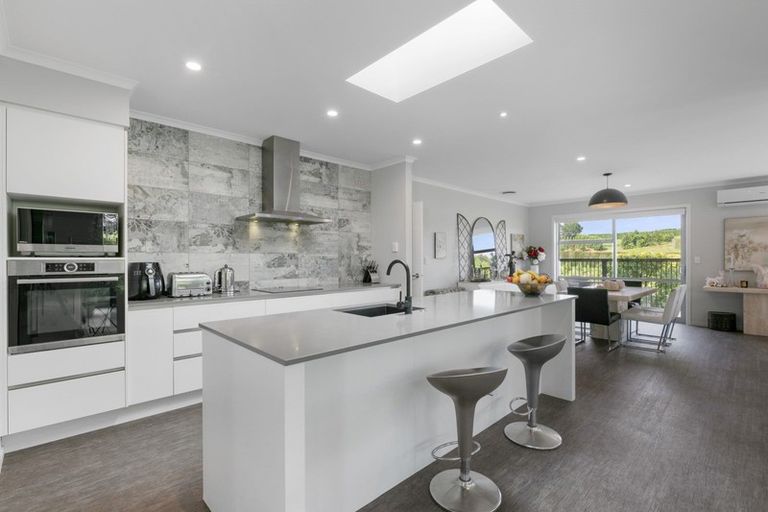 Photo of property in 58 Puhirake Crescent, Pyes Pa, Tauranga, 3112