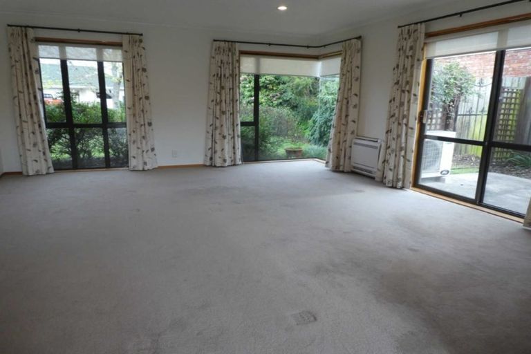 Photo of property in 5 Dorfold Mews, Avonhead, Christchurch, 8042