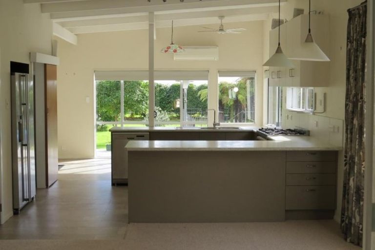 Photo of property in 23 Weka Road, Raumati Beach, Paraparaumu, 5032