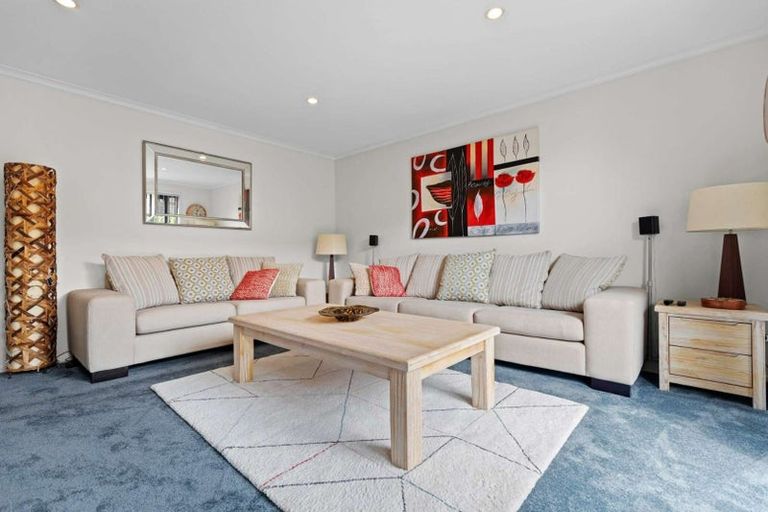 Photo of property in 28 Seabreeze Place, Papamoa Beach, Papamoa, 3118