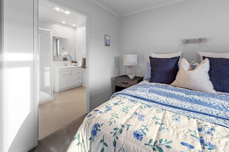 Photo of property in 6 Barometer Way, Pyes Pa, Tauranga, 3112