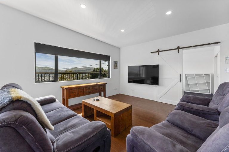 Photo of property in 32a Woodvale Grove, Fairfield, Lower Hutt, 5011