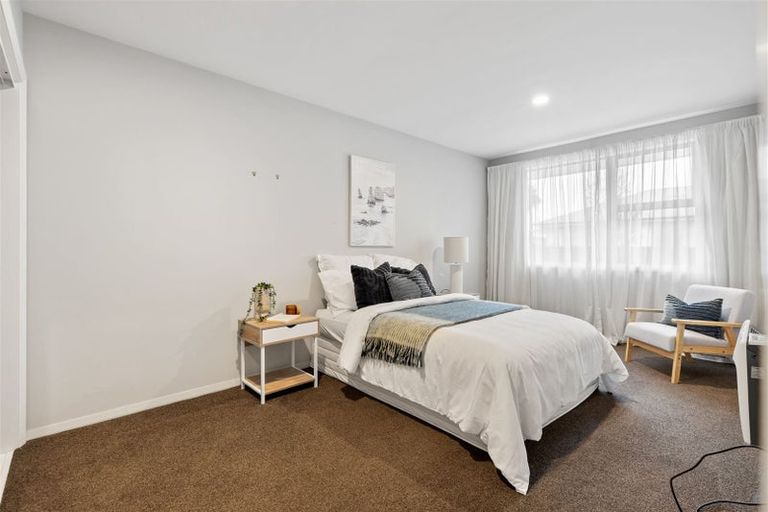 Photo of property in 2/57 Mcfaddens Road, St Albans, Christchurch, 8052