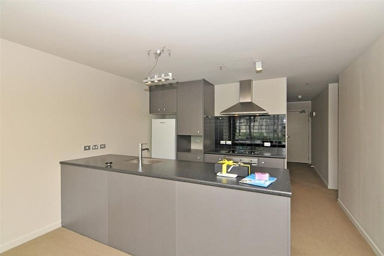 Photo of property in Montreaux Apartments, 5f/164 The Terrace, Wellington Central, Wellington, 6011