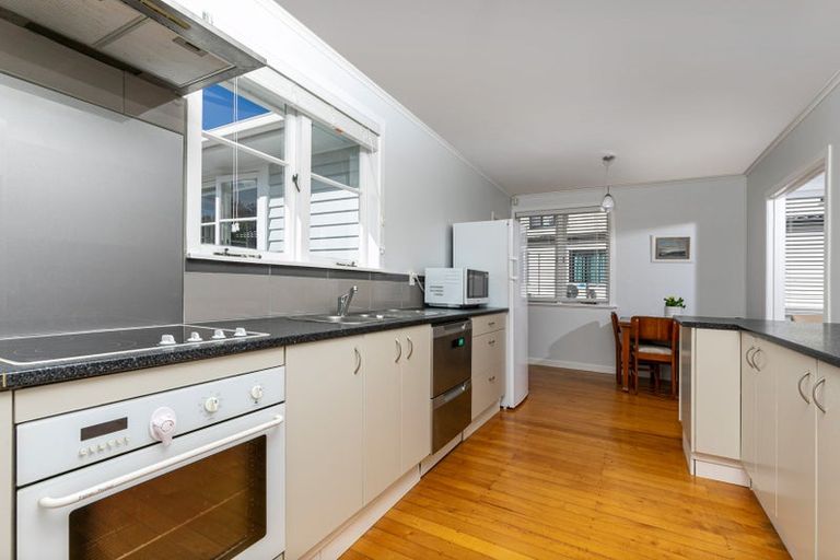 Photo of property in 15 Preston Avenue, Henderson, Auckland, 0610