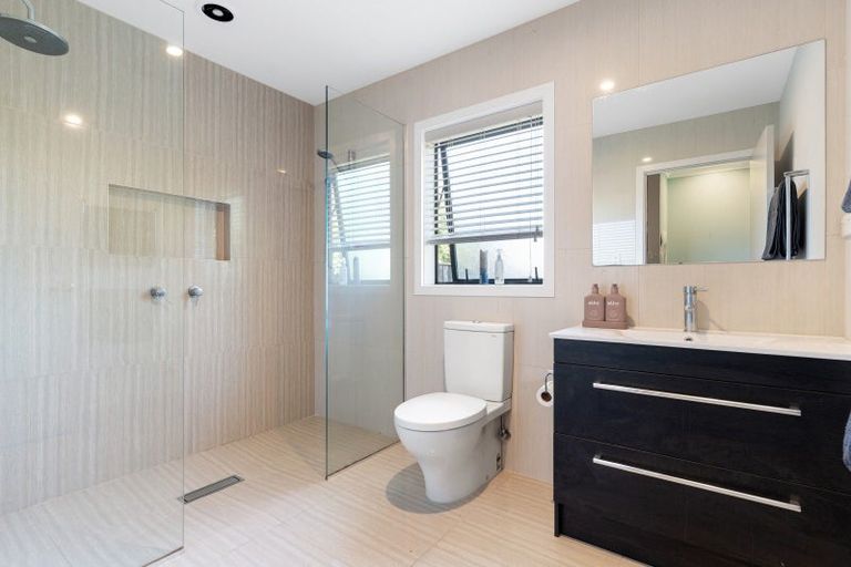 Photo of property in 74 Park Road, Carterton, 5713