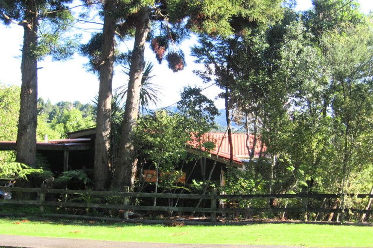 Photo of property in 49 Phillip Avenue, Glen Eden, Auckland, 0602