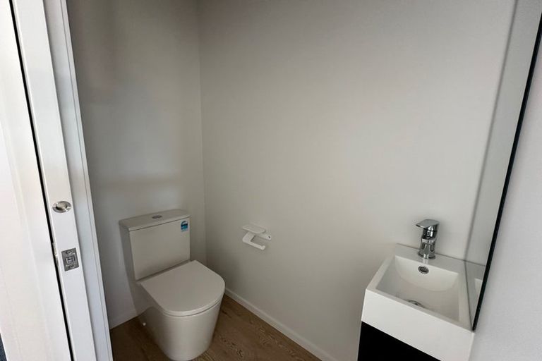 Photo of property in 37 Kamahi Place, Paraparaumu, 5032