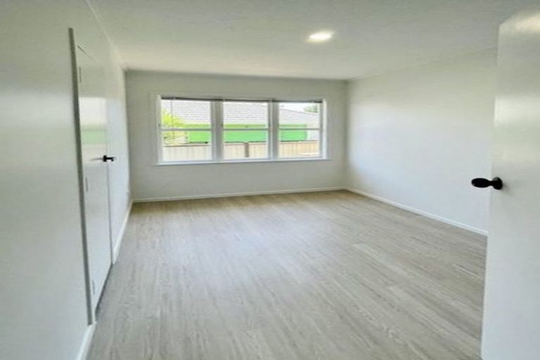 Photo of property in 104 Edmonton Road, Henderson, Auckland, 0612