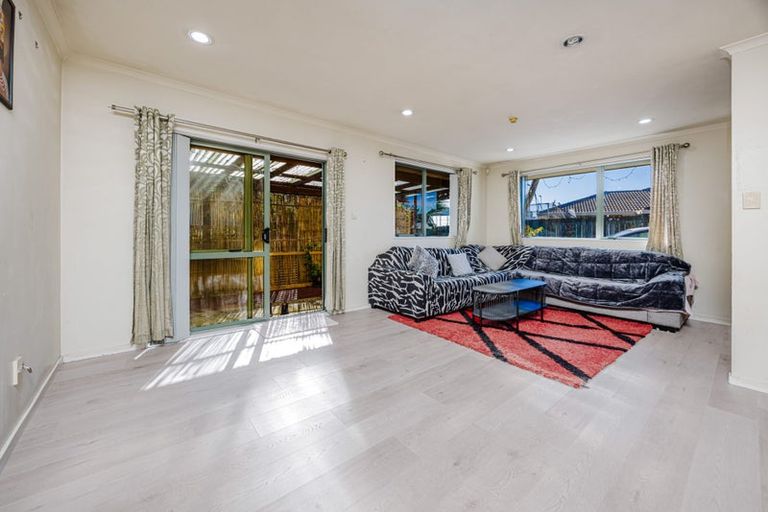 Photo of property in 14 Scotts Field Drive, Takanini, 2112