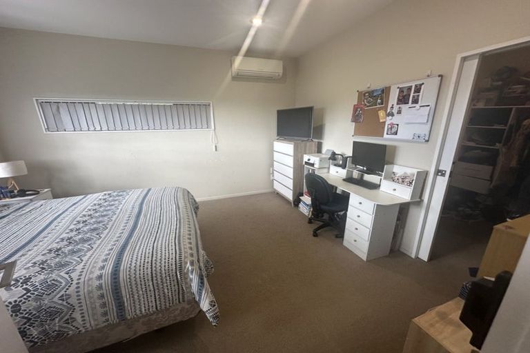 Photo of property in 26 Midhurst Avenue, Henderson, Auckland, 0612