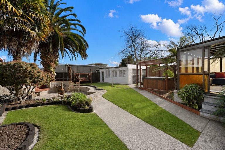 Photo of property in 19 Clematis Avenue, Pukete, Hamilton, 3200