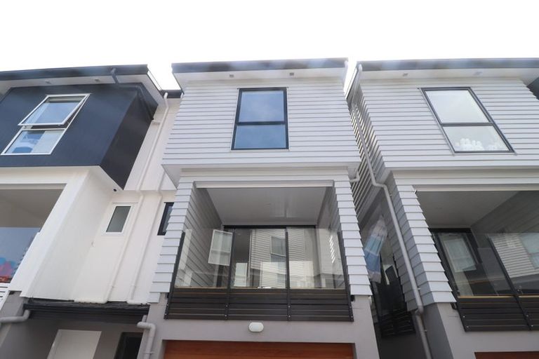 Photo of property in 76 Makamaka Lane, Albany Heights, Auckland, 0632