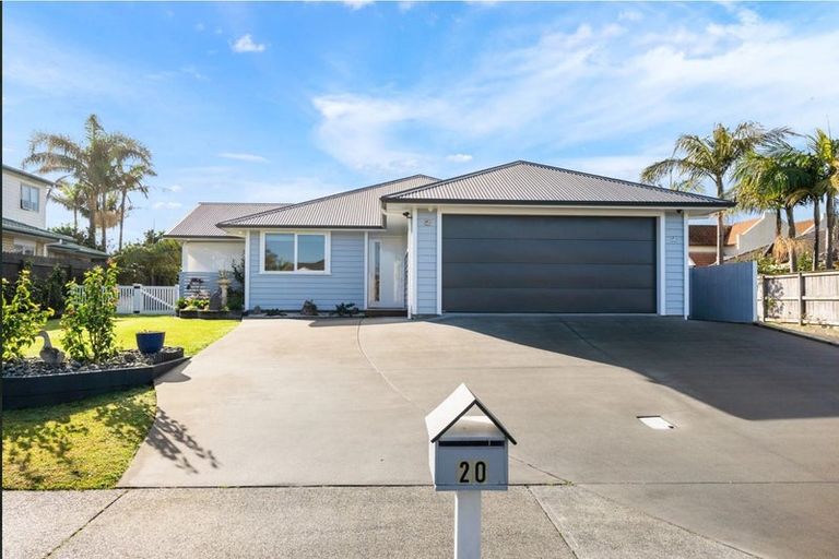 Photo of property in 20 Bermuda Place, One Tree Point, 0118