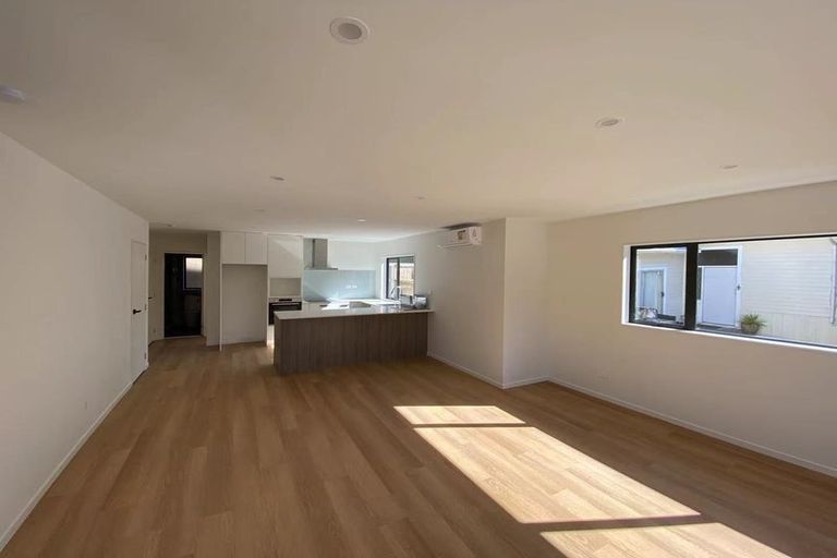 Photo of property in 105 Seabrook Avenue, New Lynn, Auckland, 0600