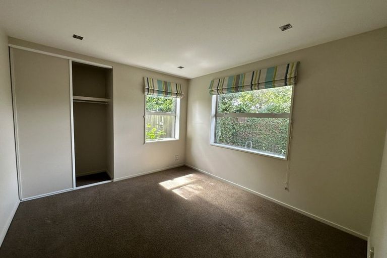 Photo of property in 6 Federer Lane, Bishopdale, Christchurch, 8053