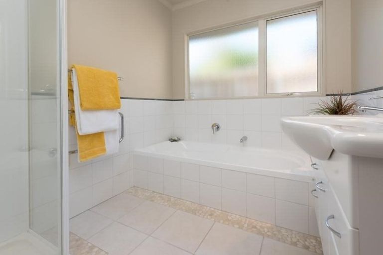 Photo of property in 20a Gibraltar Street, Howick, Auckland, 2014