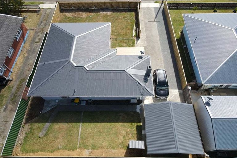 Photo of property in 10 Clyde Street, Levin, 5510