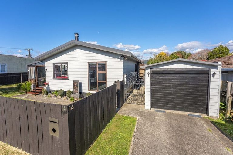 Photo of property in 14 Hurley Road, Paraparaumu Beach, Paraparaumu, 5032