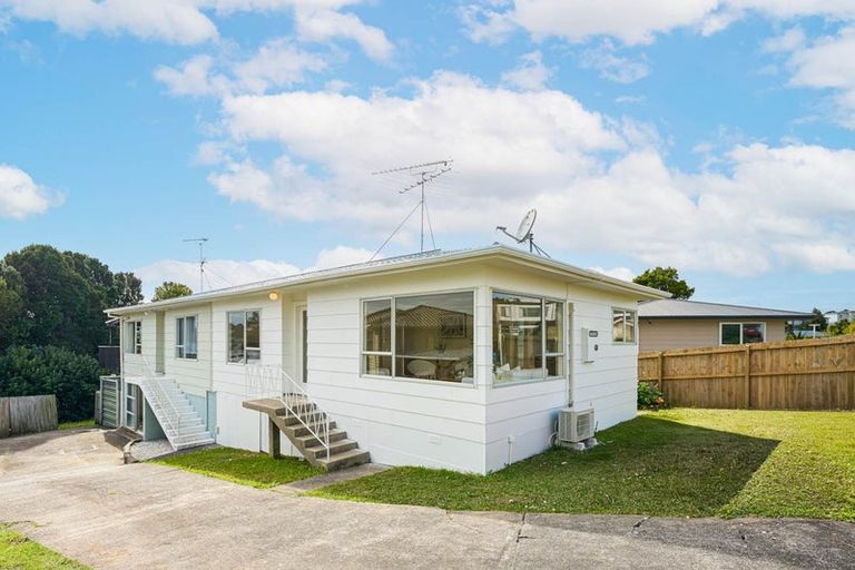 Photo of property in 1/20 Celeste Place, Totara Vale, Auckland, 0627