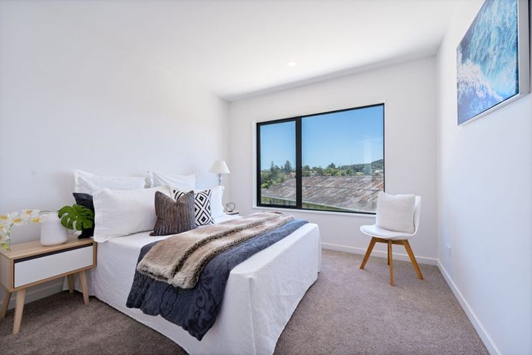 Photo of property in 21d Barron Drive, Green Bay, Auckland, 0604