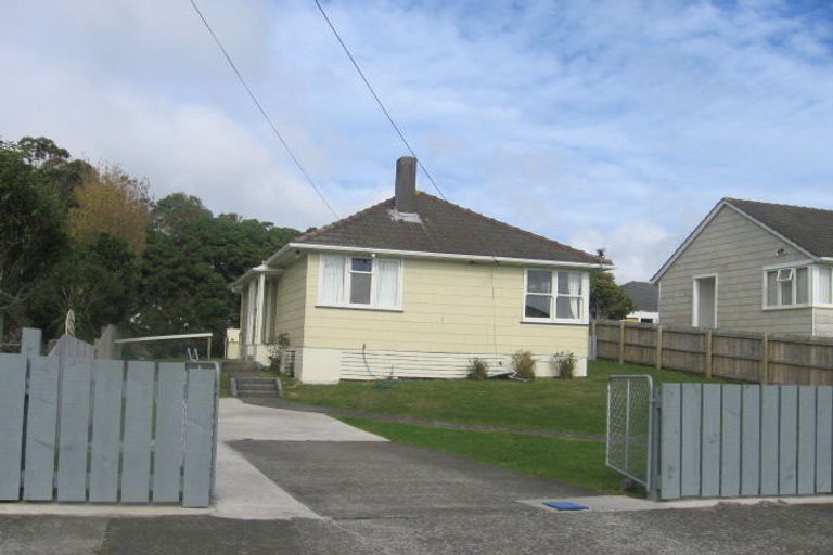 Photo of property in 70 Mckillop Street, Ranui, Porirua, 5024