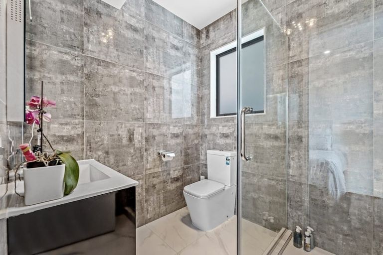 Photo of property in 36 Resolution Drive, Gulf Harbour, Whangaparaoa, 0930