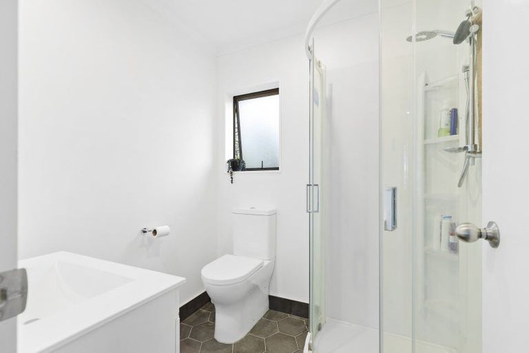 Photo of property in 16 Daniel Place, Kelvin Grove, Palmerston North, 4414