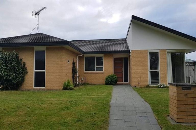 Photo of property in 62 Guildford Drive, Paraparaumu, 5032